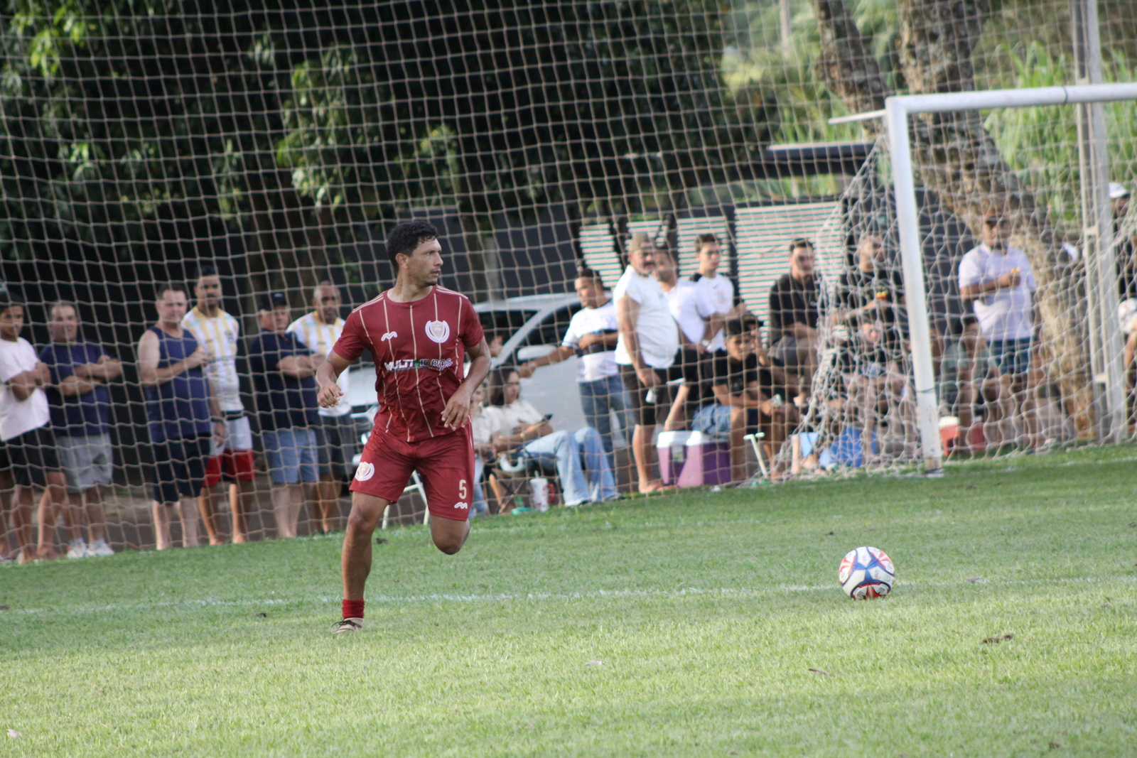 Pinheirão/Multividros nas quartas de final da Liga de Maringá