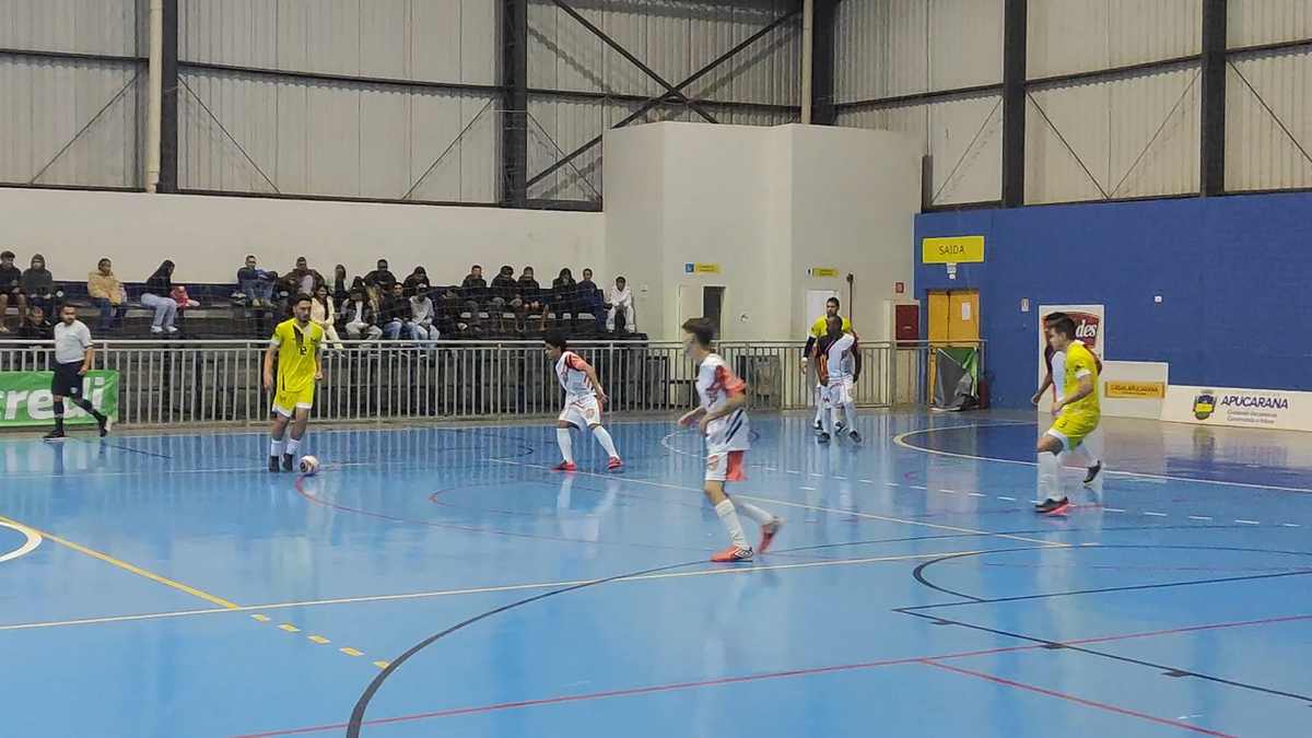 Campeonato Municipal de Futsal tem 24 gols na rodada de abertura em Apucarana