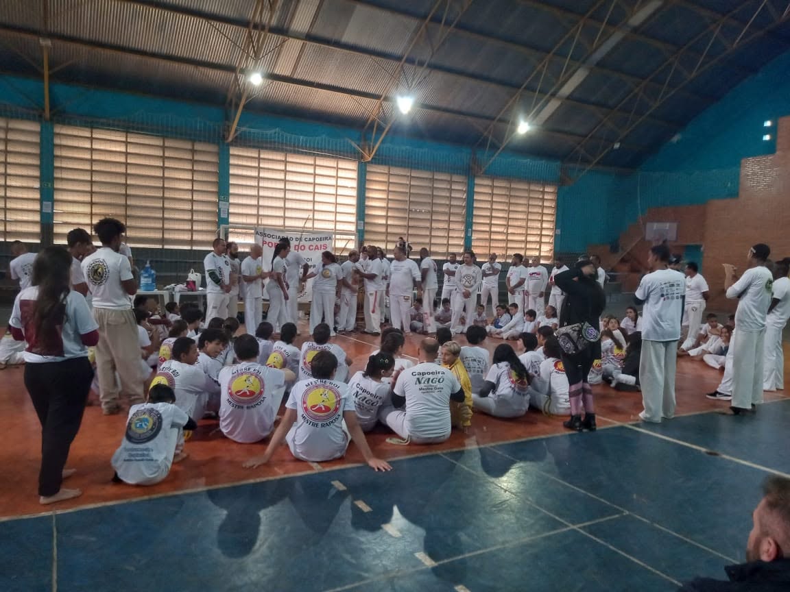 Arapongas sediou o 14º Encontro de Capoeira com participação de aproximadamente 300 atletas de diferentes regiões do país