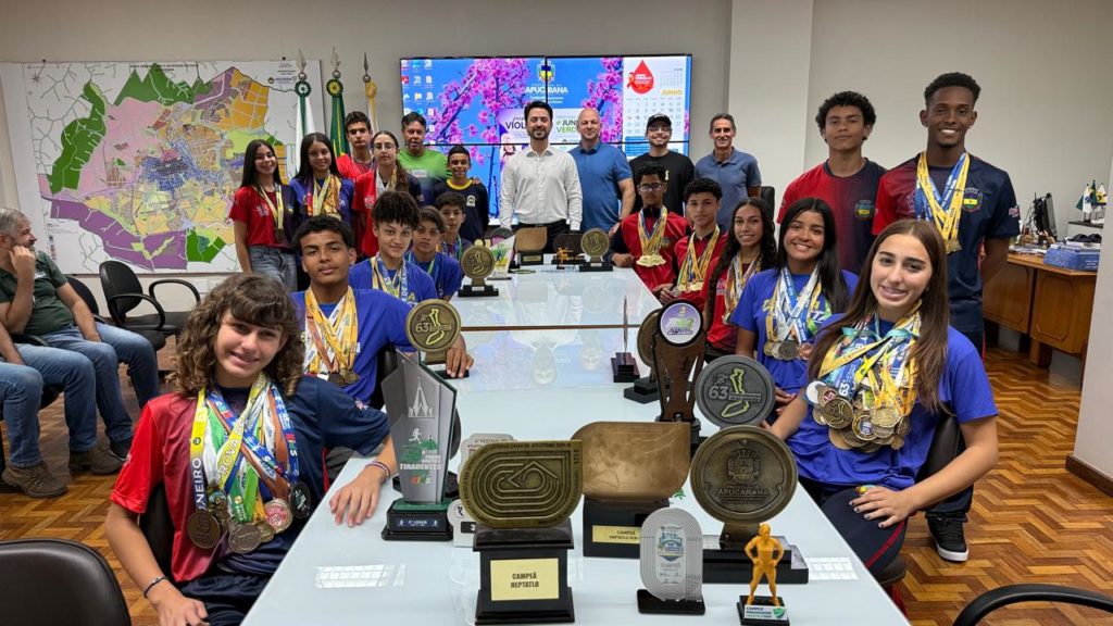 Rodolfo Mota recebe atletas de base do atletismo e reforça apoio ao esporte de alto rendimento