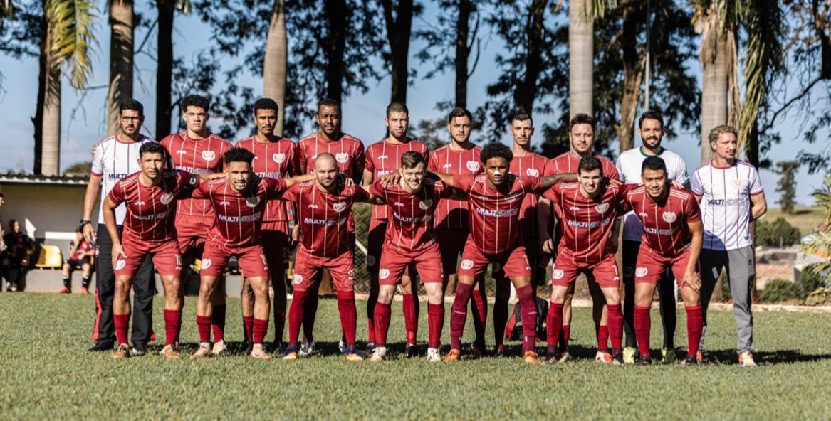 Pinheirão/Multividros garante vaga nas semifinais do Regional da Liga de Maringá