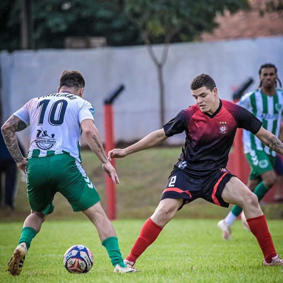 Pinheirão busca virada diante do Munhoz de Melo pela semifinal da Liga de Maringá
