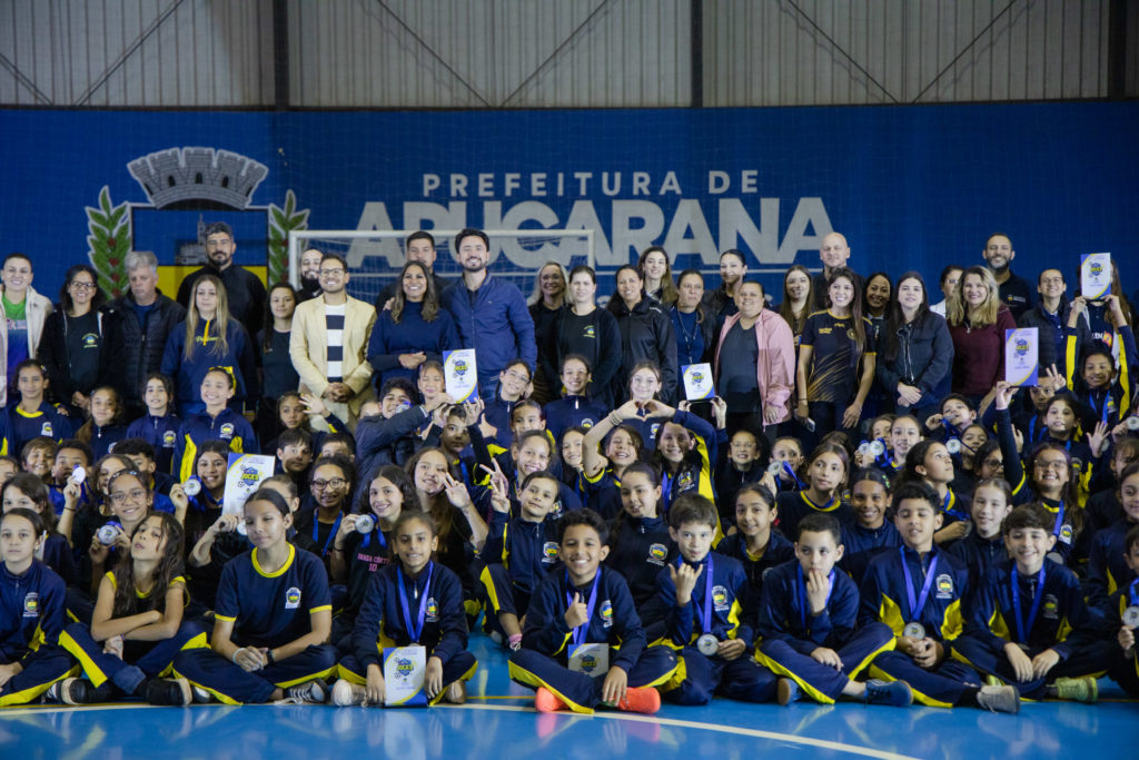 Prefeitura de Apucarana premia vencedores dos Jogos das Crianças 2026